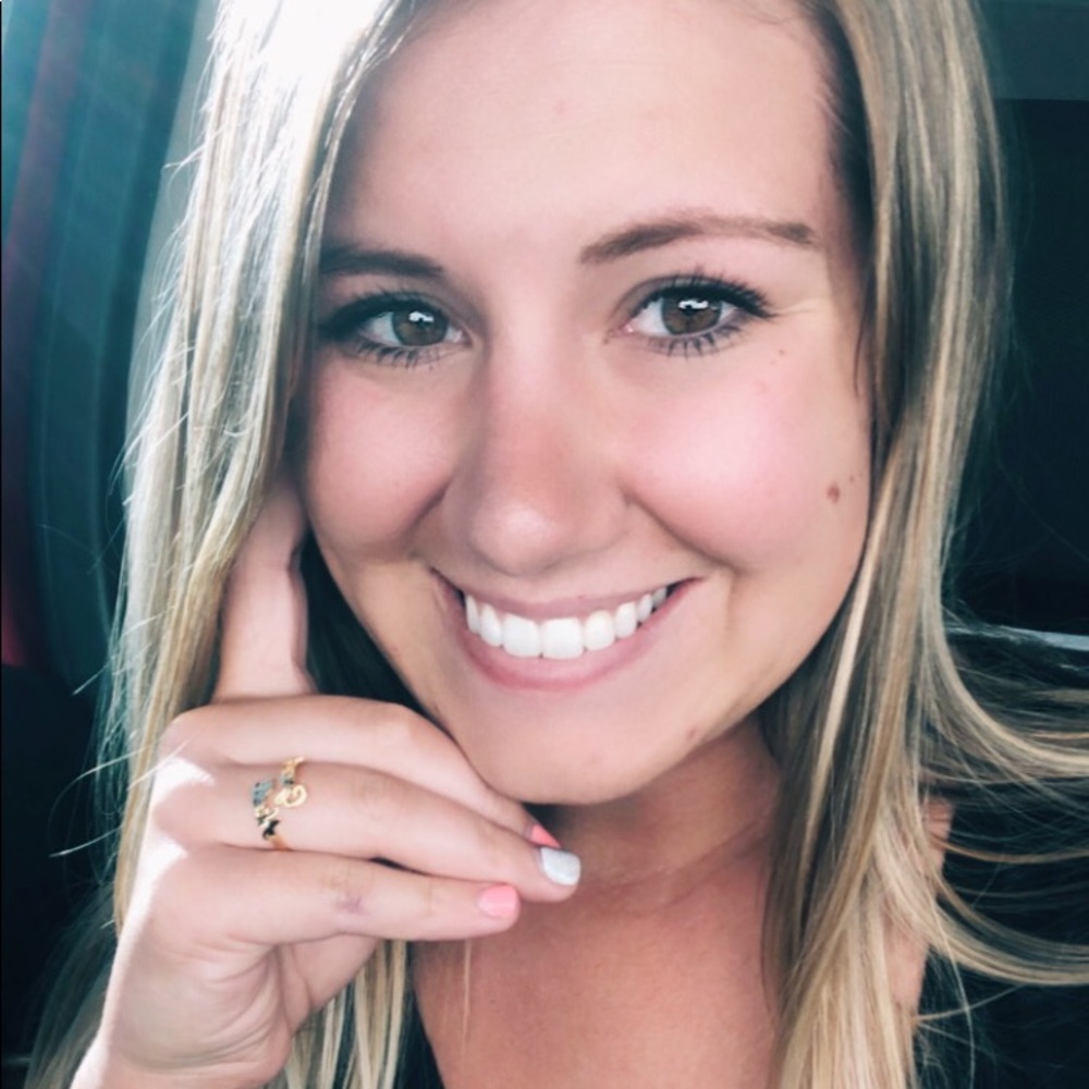 Meet your Posher, Alacia
